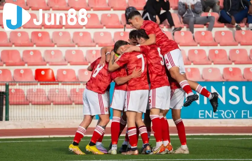 U21 Gibraltar thường xuyên để lộ khoảng trống lớn ngay trước vòng cấm